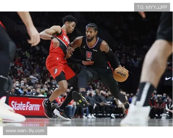 科沃德半场轰17分9篮板第二节独得12分展现全能表现